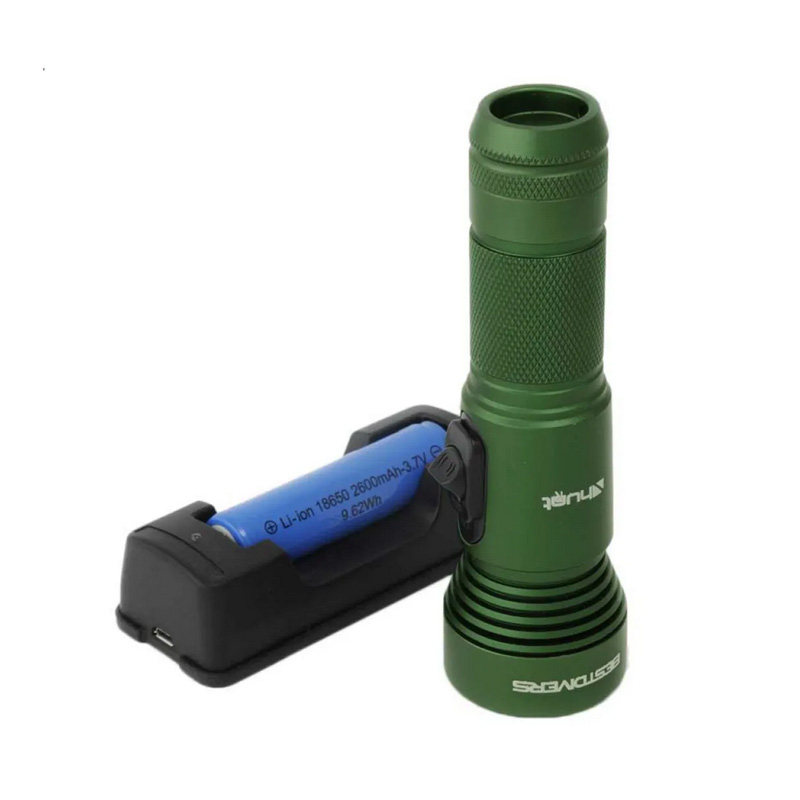 XHUNT-R  FLASHLIGHT 850 lumen 18650 rechargeable 