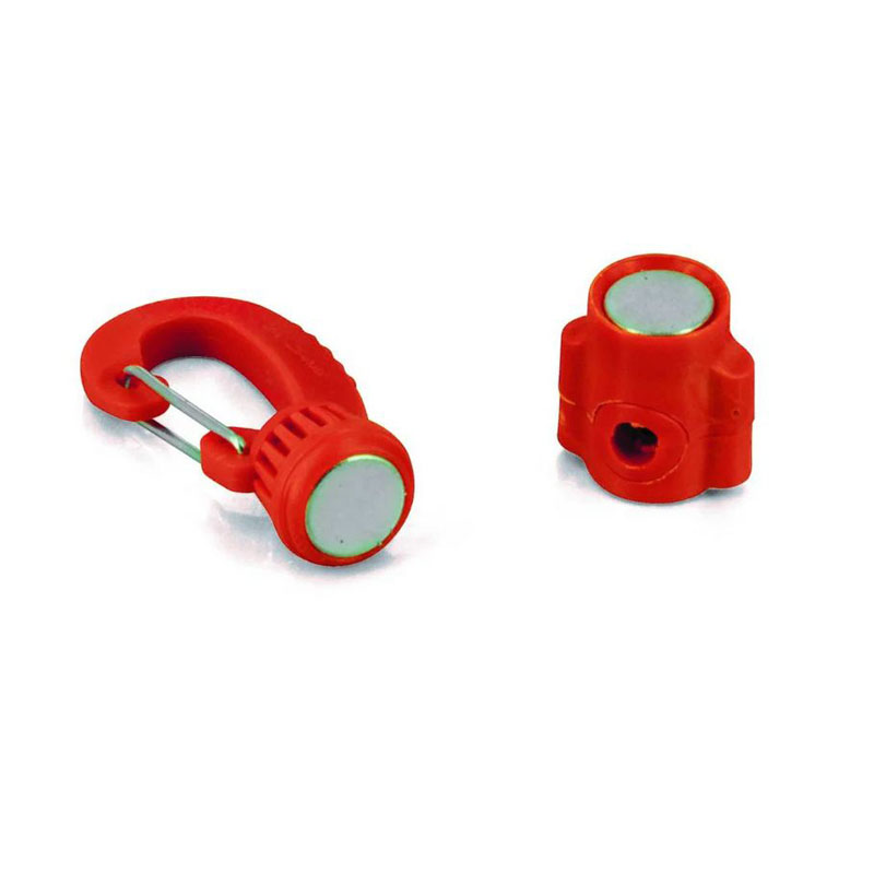 MAGNETIC HOSE HOLDER RED